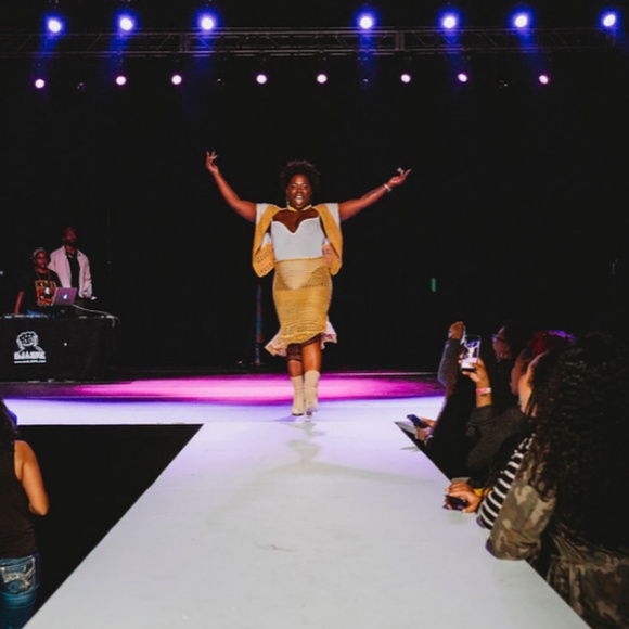 Canary yellow 2pc set SOLD - Picture 2 of 4